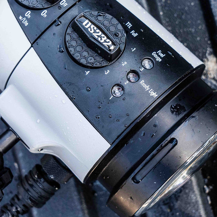 Ikelite DS232 213Ws Underwater TTL Strobe with Video Light - 40232AU