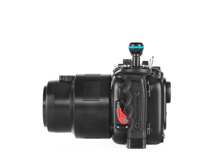 Nauticam-NA-A7CII-R-Underwater-Housing-for-Sony-A7CII-A7CR-with-macro-port_730x_6503c3eb-bd12-4de0-9159-51323e682d6f.jpg