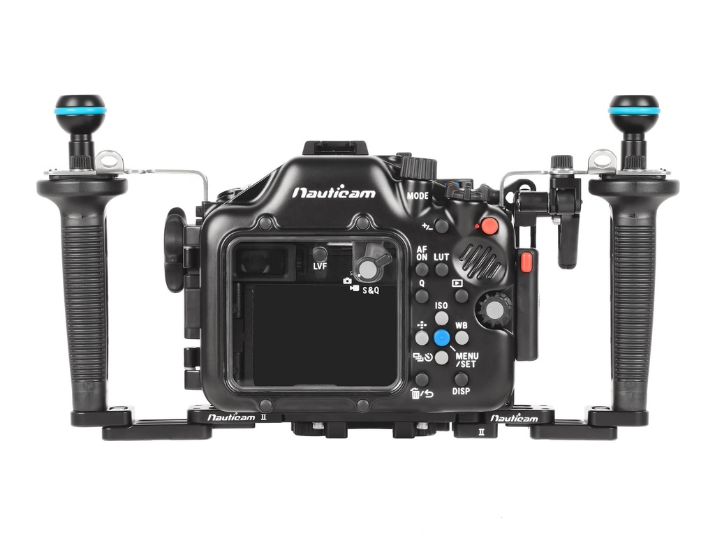 Nauticam NA-L10 Pro Package for Panasonic Lumix L10 (inc. flexitray, right handle, two balls, M16 valve, shutter extension) 